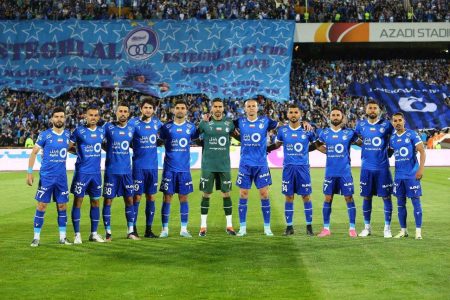 جنگ قهرمانی بین استقلال و پرسپولیس؛ کدام تیم جام را بالای سر می برد؟