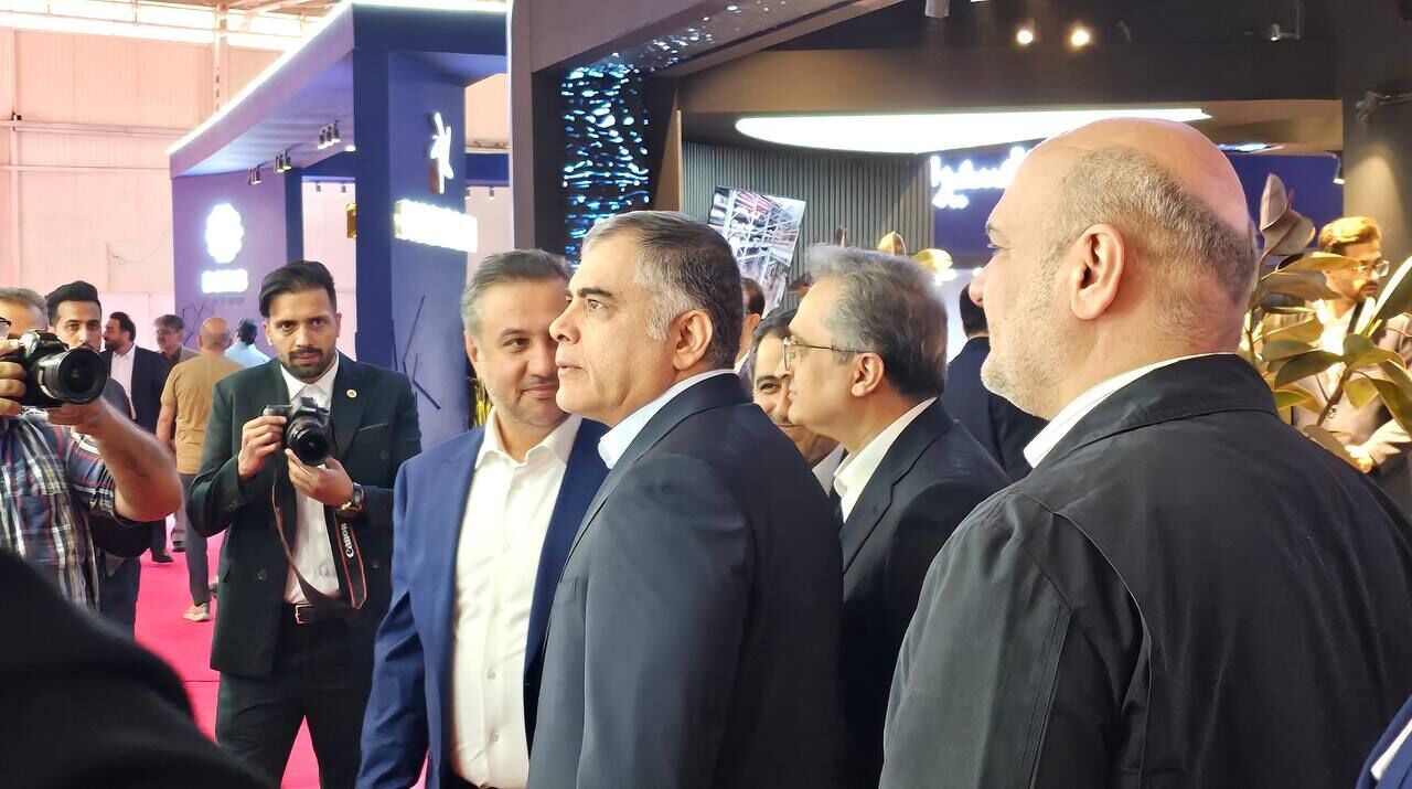 صنعت | نمایشگاه آغاز به کار بیست و نهمین نمایشگاه صنعت نفت ایران