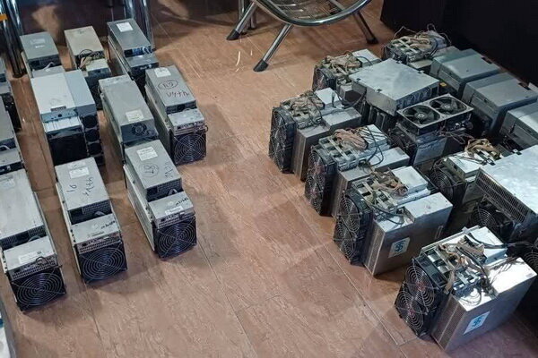 وزیر نیرو: هر ماینر به اندازه یک کولرگازی برق مصرف میکند