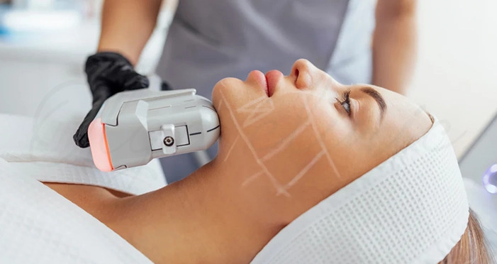 هایفوتراپی؛ تکنیکی جدید برای جوانسازی و لیفت طبیعی پوست